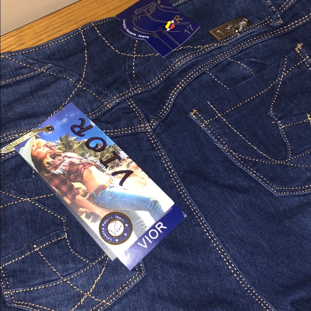 Hi Waisted Skinny “Tushy” Jeans